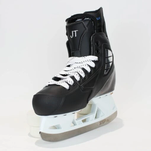 TRUE Player Junior Hockey Skates - Pro Stock - VH Holder - "JT" - Size 5 -Warrior Sales Store true hockey skates true player junior hockey skates pro stock vh holder jt size 5 5 r standard 15186605146178