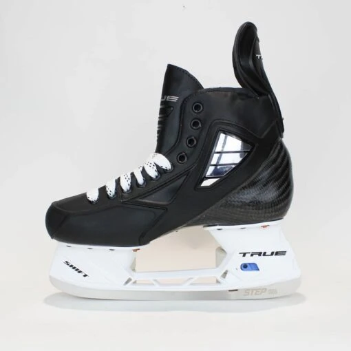 TRUE Player Senior Hockey Skates - Pro Stock - Shift Holder - Lightweight Tongue - Size 8 -Warrior Sales Store true hockey skates true player senior hockey skates pro stock shift holder lightweight tongue size 8 8 r standard 15187100106818